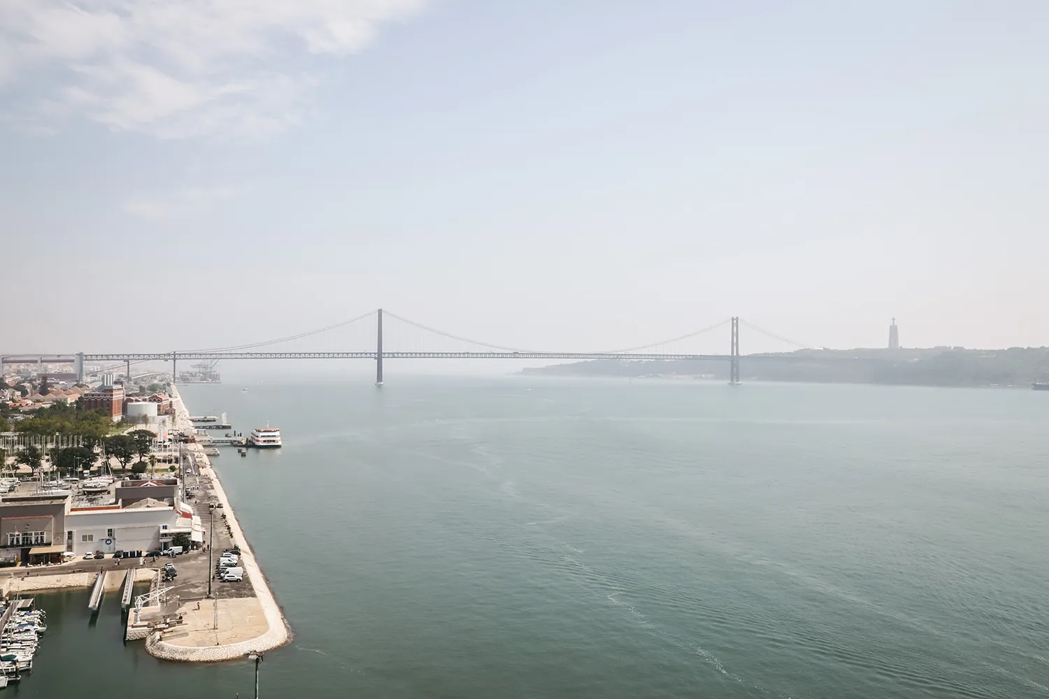 Vue pont du 25 avril Lisbonne