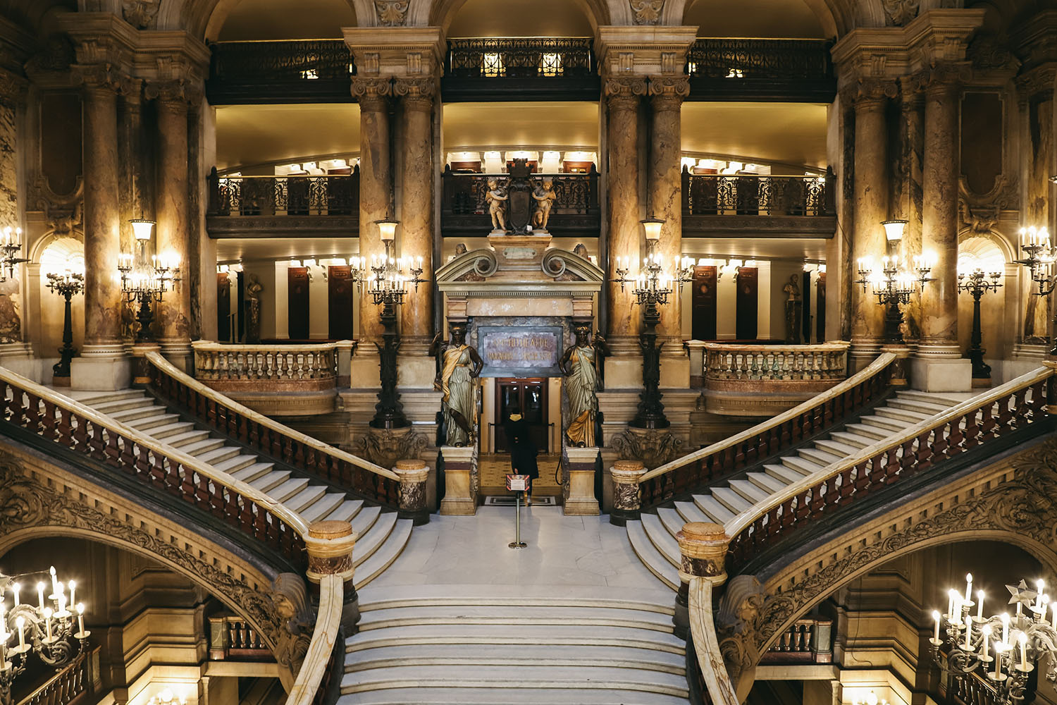 Grand escalier Palais Garnier Paris