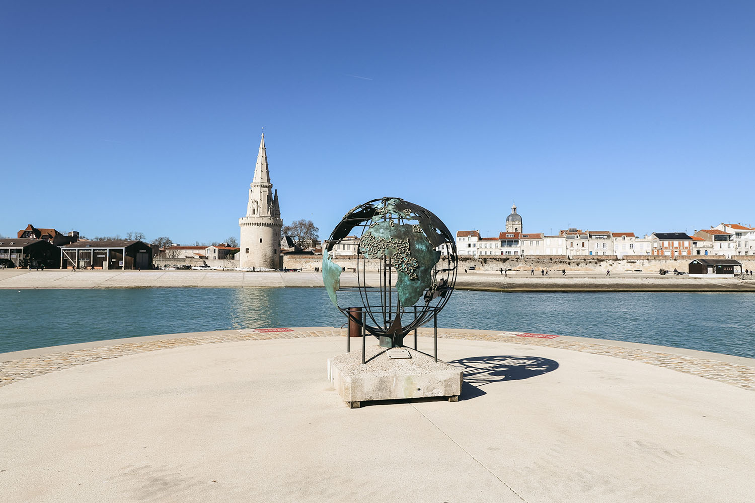 Globe de la francophonie La Rochelle