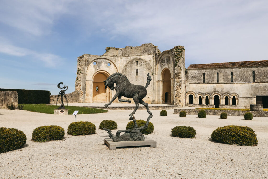 abbaye de Trizay Charente-Maritime