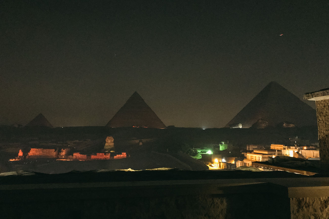 Dormir face aux pyramides en Egypte