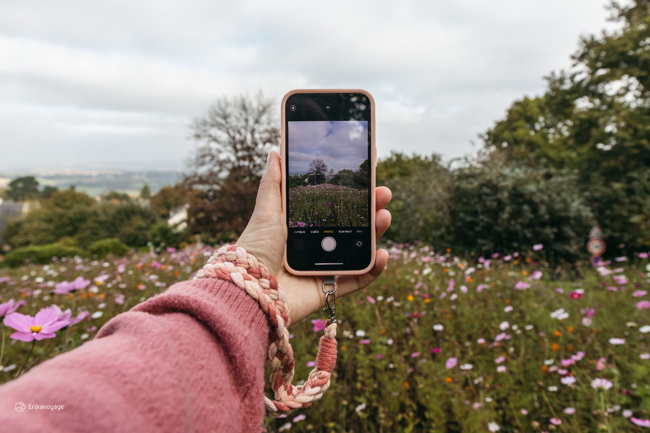 Accessoires pour smartphone pour une voyageuse